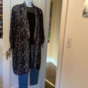 Arula black white kimono